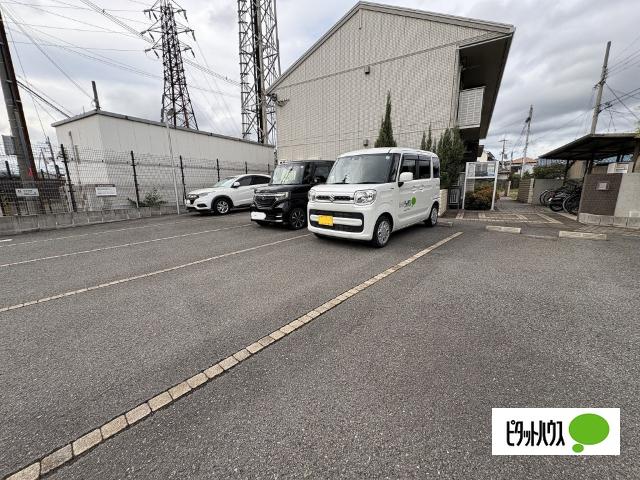 Ｙ'ｓ　コトブキ（203） 駐車場