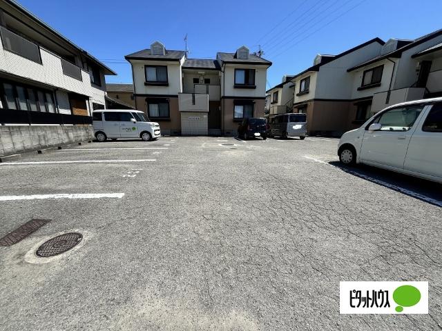 メゾン エル　B棟（105） 駐車場