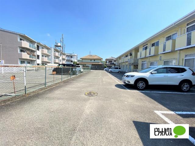 ハイツ星峰（203） 駐車場