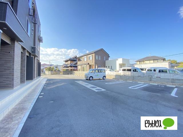 グランデ・フォルテＷ（305） 駐車場