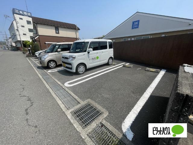 ジラソーレ（103） 駐車場