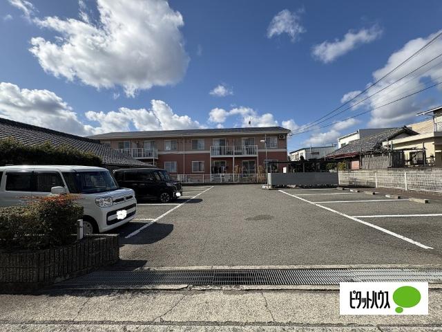 メゾンアンビテール（101） 駐車場