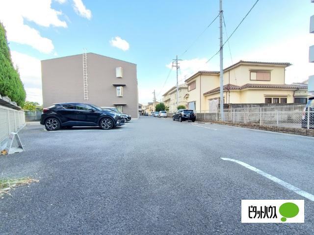 リヴェール栄谷（101） 駐車場