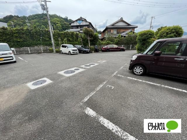 レスポワールⅡ（102） 駐車場