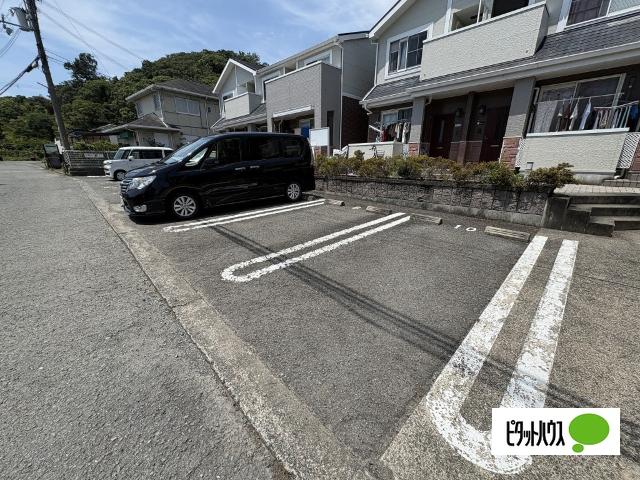 ソレアードパルケⅡ（103） 駐車場