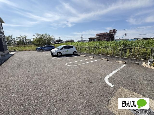 サーレ・学園前Ⅱ（203） 駐車場
