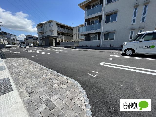 D-room K（201） 駐車場