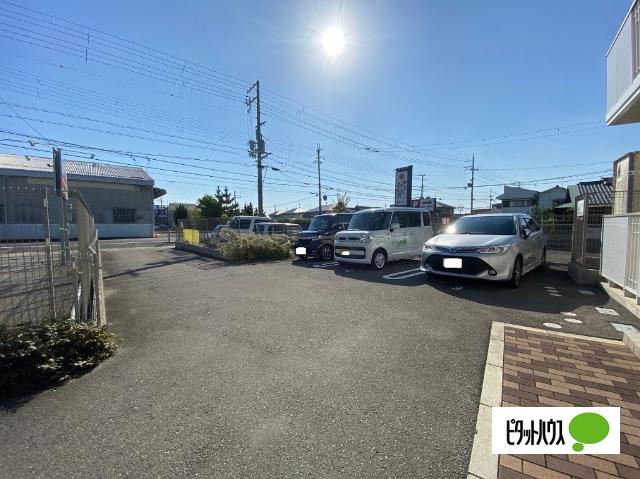 アート・ソレイユ　B棟（205） 駐車場