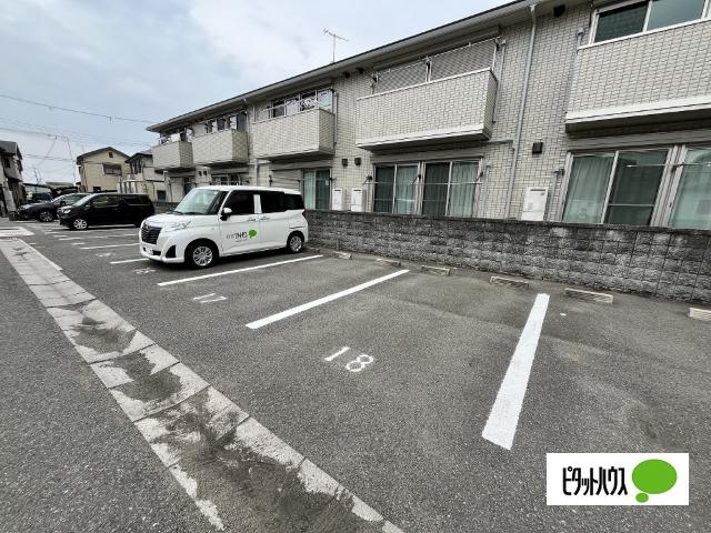 フォレスト コート（105） 駐車場