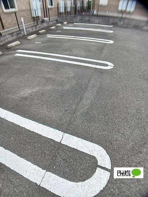 スウィート橋本（102） 駐車場