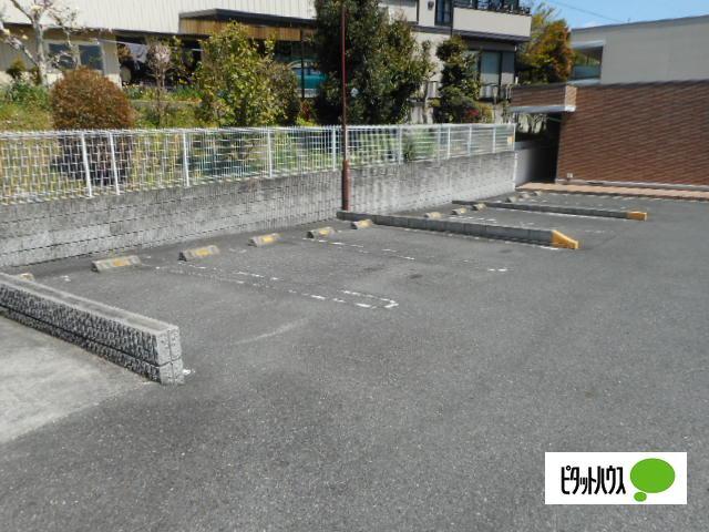 サニーサイド（105） 駐車場