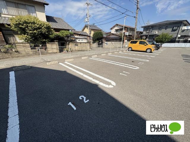 D-room野崎（106） 駐車場