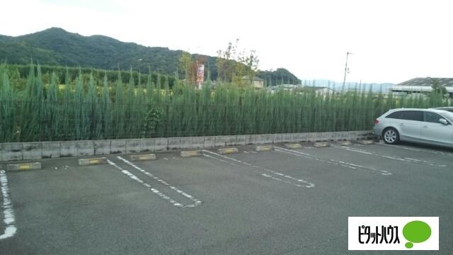 ヴァンクール貴志川Ⅱ（103） 駐車場