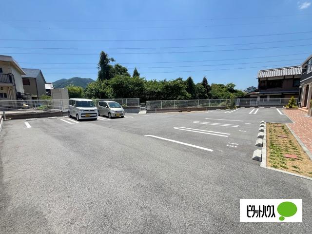 グラース　Ⅱ（105） 駐車場