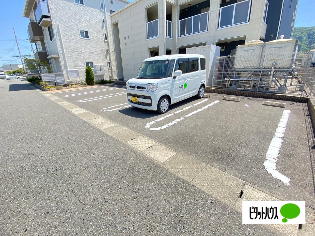 Ｓ・ＬＩＦＥ（102） 駐車場