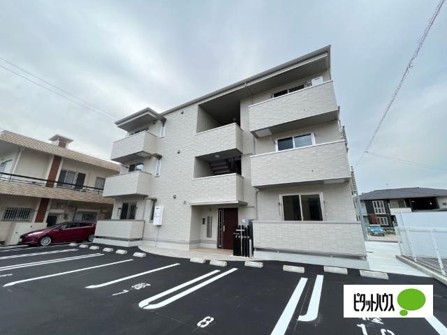 D-room repos（301） 駐車場