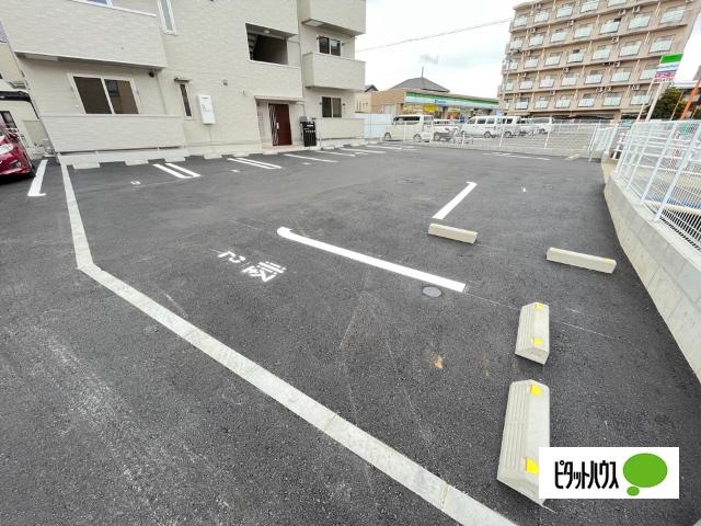 D-room repos（301） 駐車場