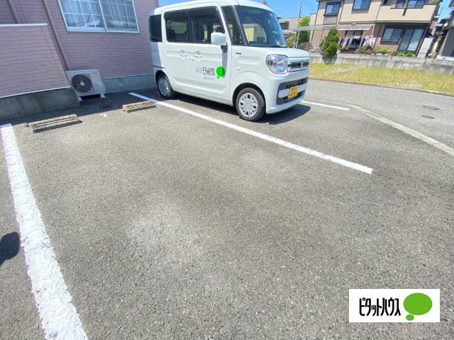 メゾン　ド　ヴィヴァーチェⅡ（101） 駐車場