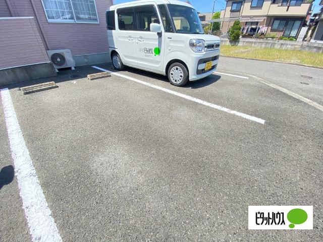 メゾン　ド　ヴィヴァーチェⅡ（101） 駐車場