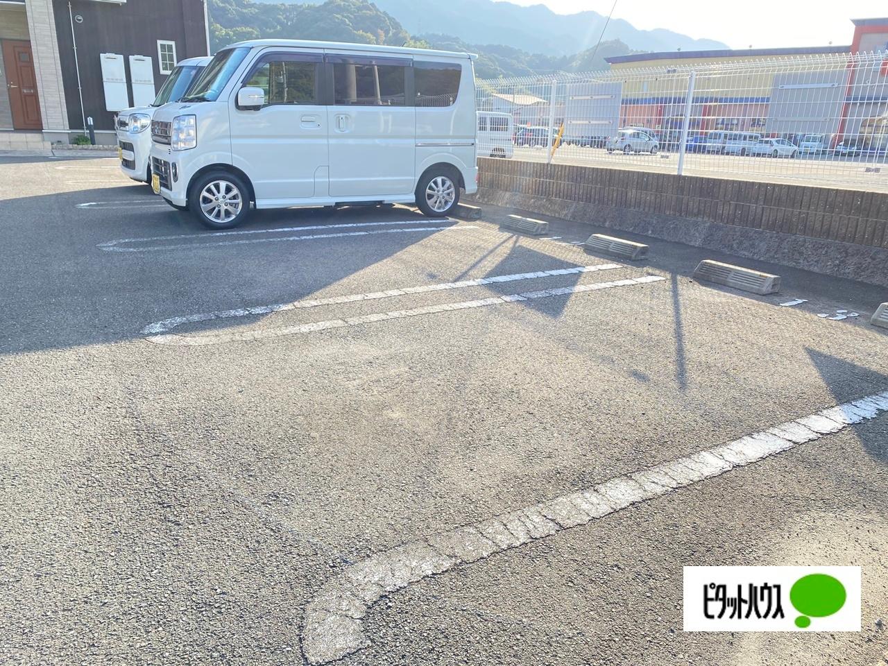 グランリアン　Ⅱ（205） 駐車場