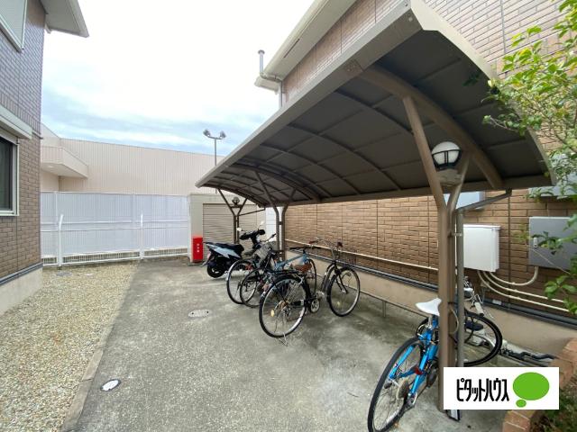 あーばんはいつ神前（ｺｳｻﾞｷ）　Ｂ棟（B202） 駐車場