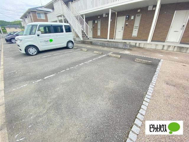 あーばんはいつ神前（ｺｳｻﾞｷ）　Ｂ棟（B202） 駐車場
