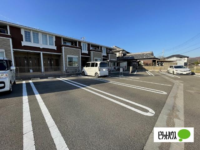 ル・ボヌール（102） 駐車場