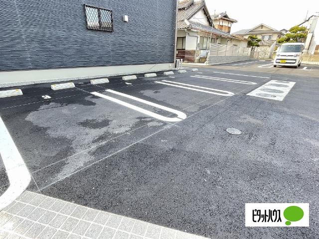 グランディール（101） 駐車場