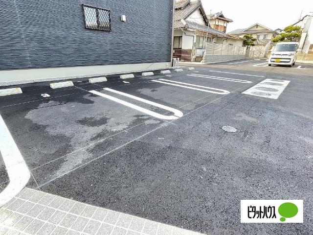 グランディール（203） 駐車場