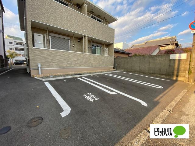 リヴィエール　ワカ（101） 駐車場