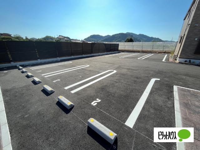 ポルトボヌール（105） 駐車場