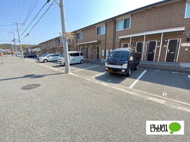 あーばんはいつ神前Ⅱ（ｺｳｻﾞｷ）（106） 駐車場