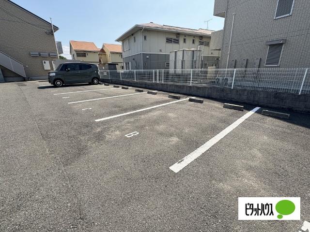 フィオーレ野崎Ⅲ（202） 駐車場