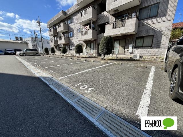 ラフォーレⅠ（301） 駐車場