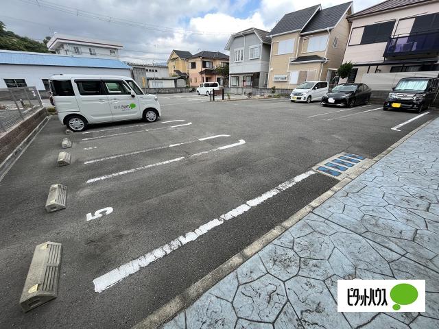 ベリーリーフ（101） 駐車場
