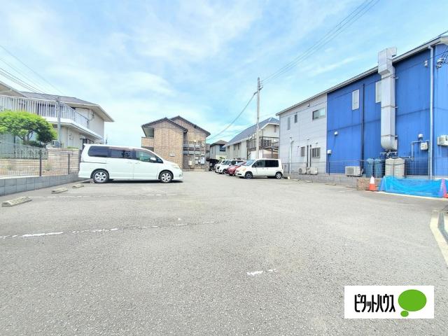モナリエ道（203） 駐車場