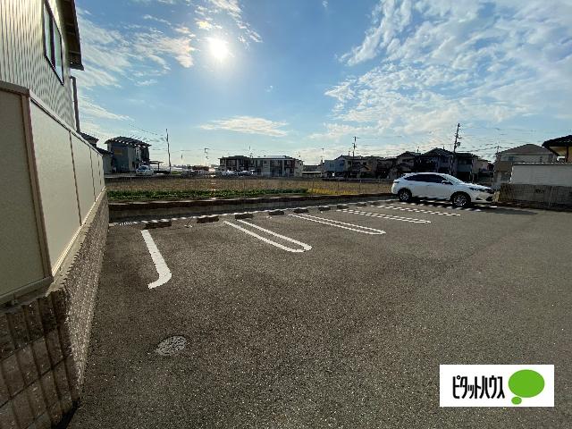 メゾン・ド・ソレイユ　Ｃ（101） 駐車場
