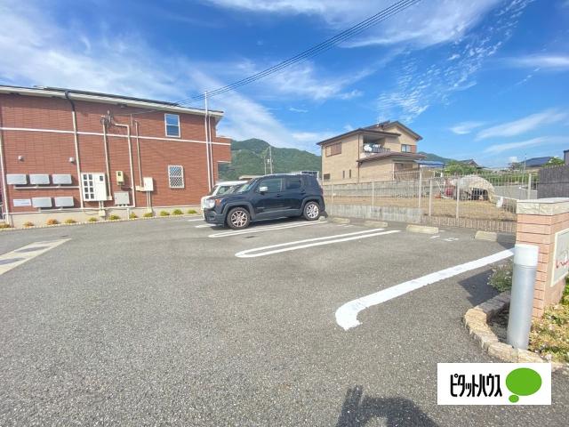リアン・ヴーケ（101） 駐車場