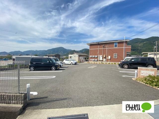 リアン・ヴーケ（101） 駐車場
