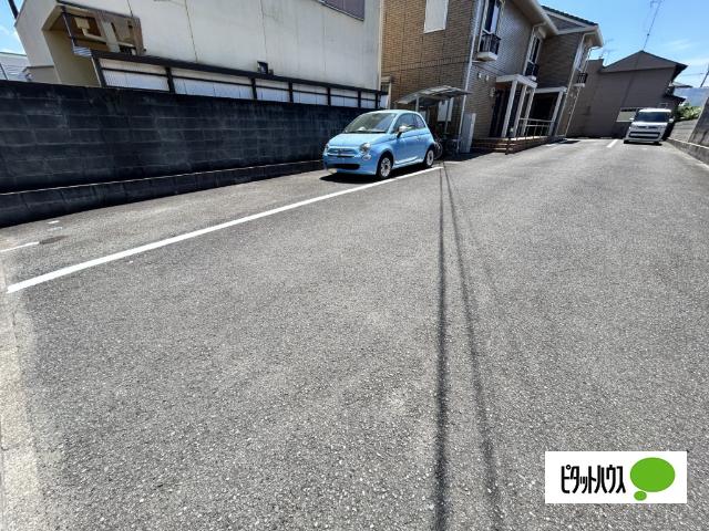 サンクレール（102） 駐車場