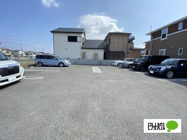 ディンプル　アリモト（102） 駐車場