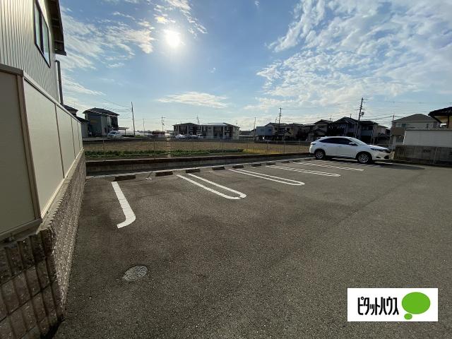メゾン・ド・ソレイユ　Ｃ（101） 駐車場