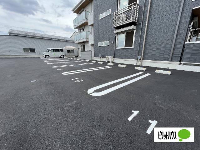 D-roomいえまる（301） 駐車場