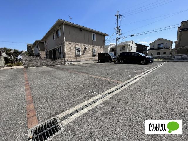 エピ モンテ　Ａ棟（A101） 駐車場