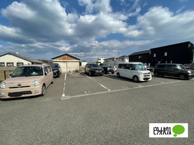 イソラ フェリジェ（205） 駐車場