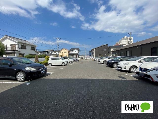 ルーナ　ルーチェ　Ⅱ（205） 駐車場
