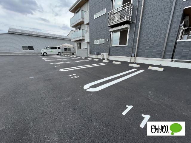 D-roomいえまる（301） 駐車場