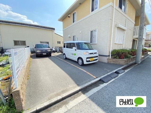ウエスト ヒルズ（102） 駐車場
