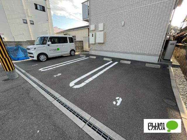 D-room塩屋（102） 駐車場
