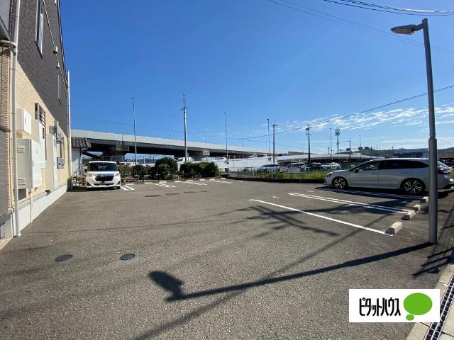 ソル グルージャ八軒家（103） 駐車場